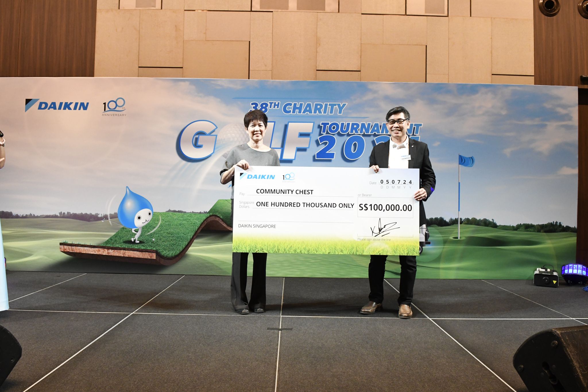 Daikin Charity Golf Event Raises $100,000